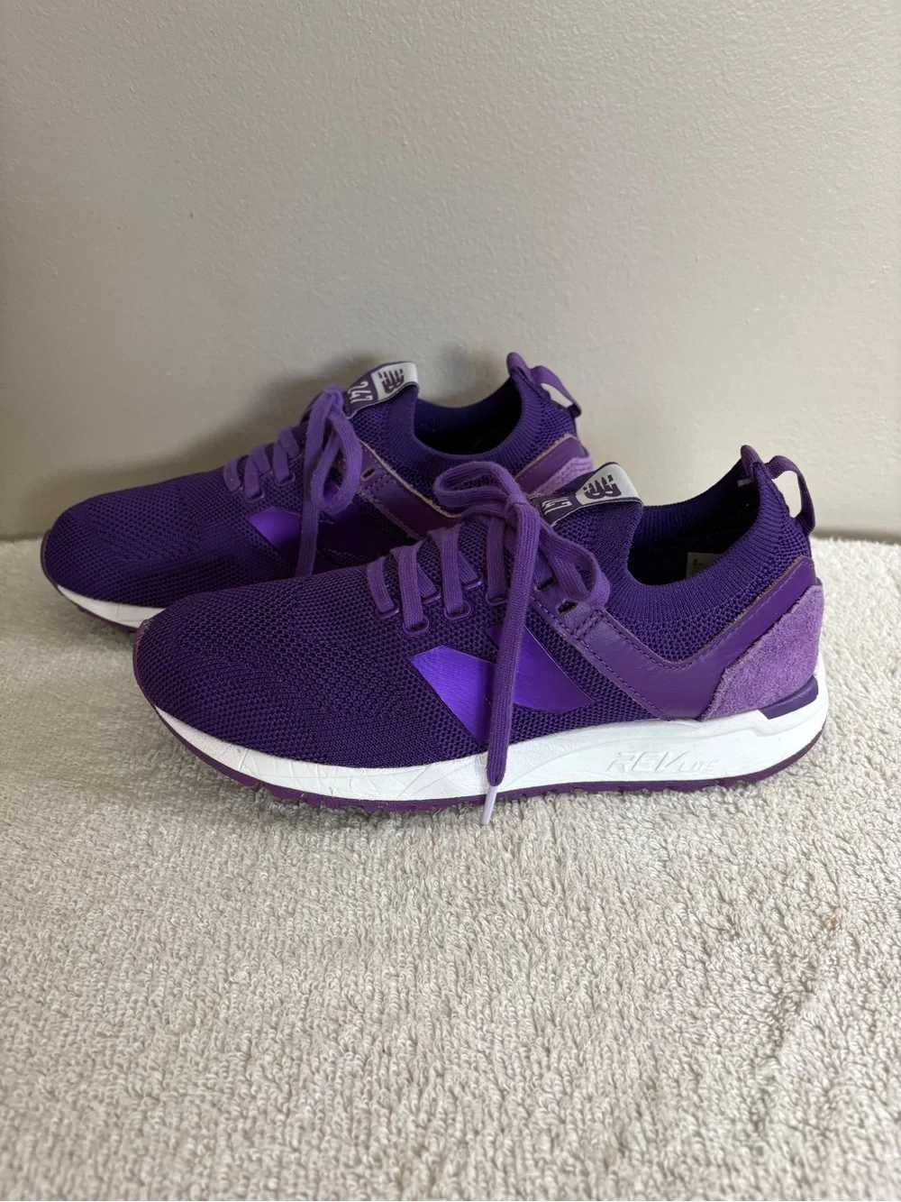 Women's NEW BALANCE Purple 247 Engineered Mesh RUNNING Shoes SNEAKERS 7 - Picture 2 of 7